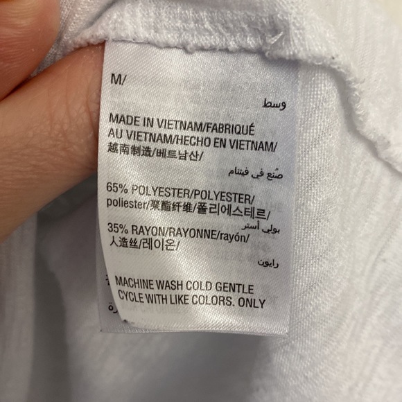 Bundle of 3 medium tops. NY and Co, INC and Apt 9. - Picture 8 of 11